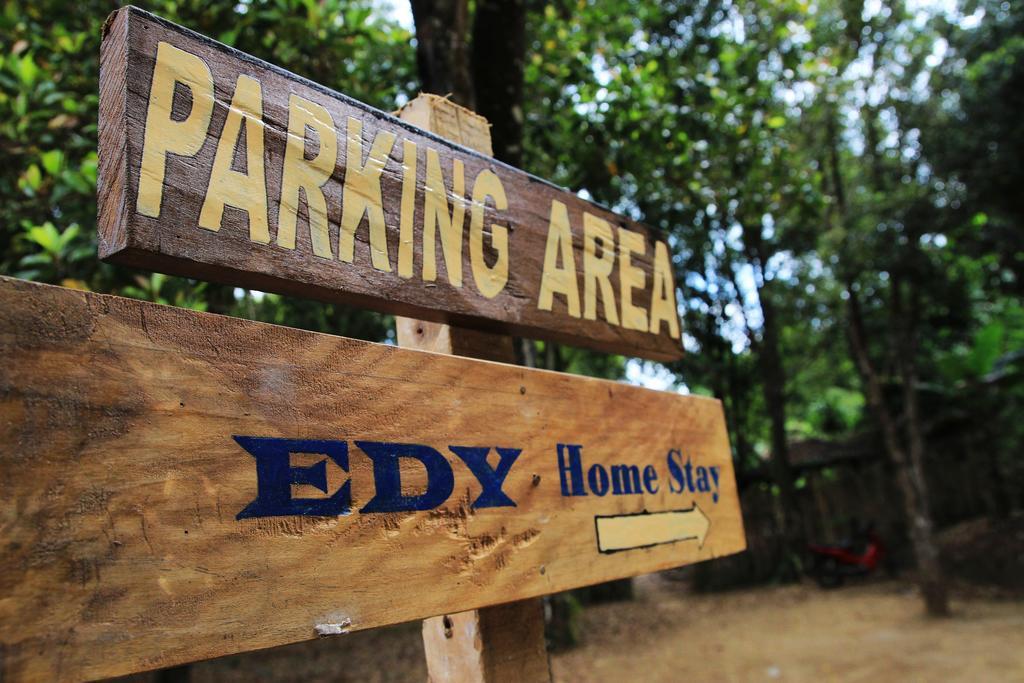 Edy Homestay Munduk Eksteriør bilde