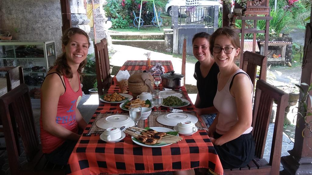 Edy Homestay Munduk Eksteriør bilde