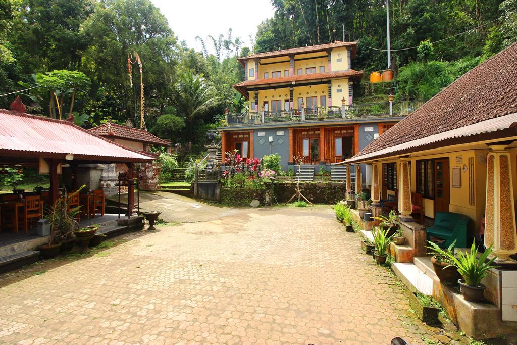 Edy Homestay Munduk Eksteriør bilde