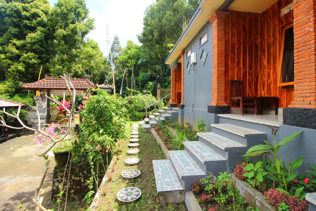 Edy Homestay Munduk Eksteriør bilde