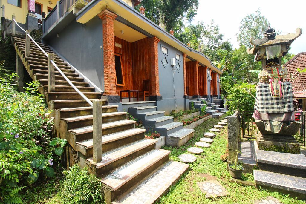 Edy Homestay Munduk Eksteriør bilde